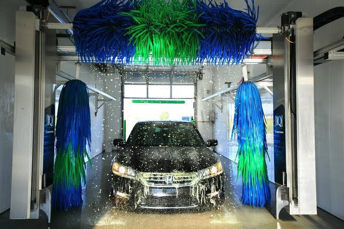 in-and-out-car-wash-big-1